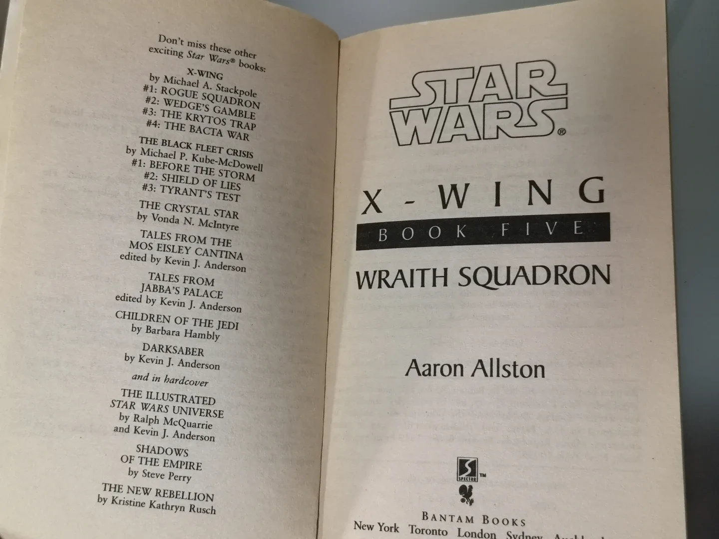 X-Wing Book #5/5 ~ Star Wars Novel ~ Wraith Squadron image indicator(9)