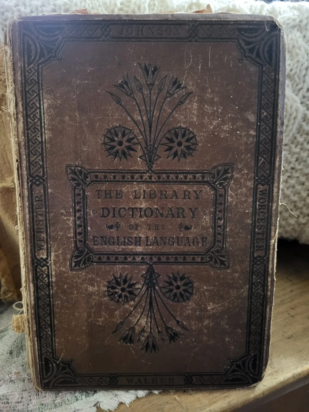 The Library Dictionary of the English Language image indicator(2)