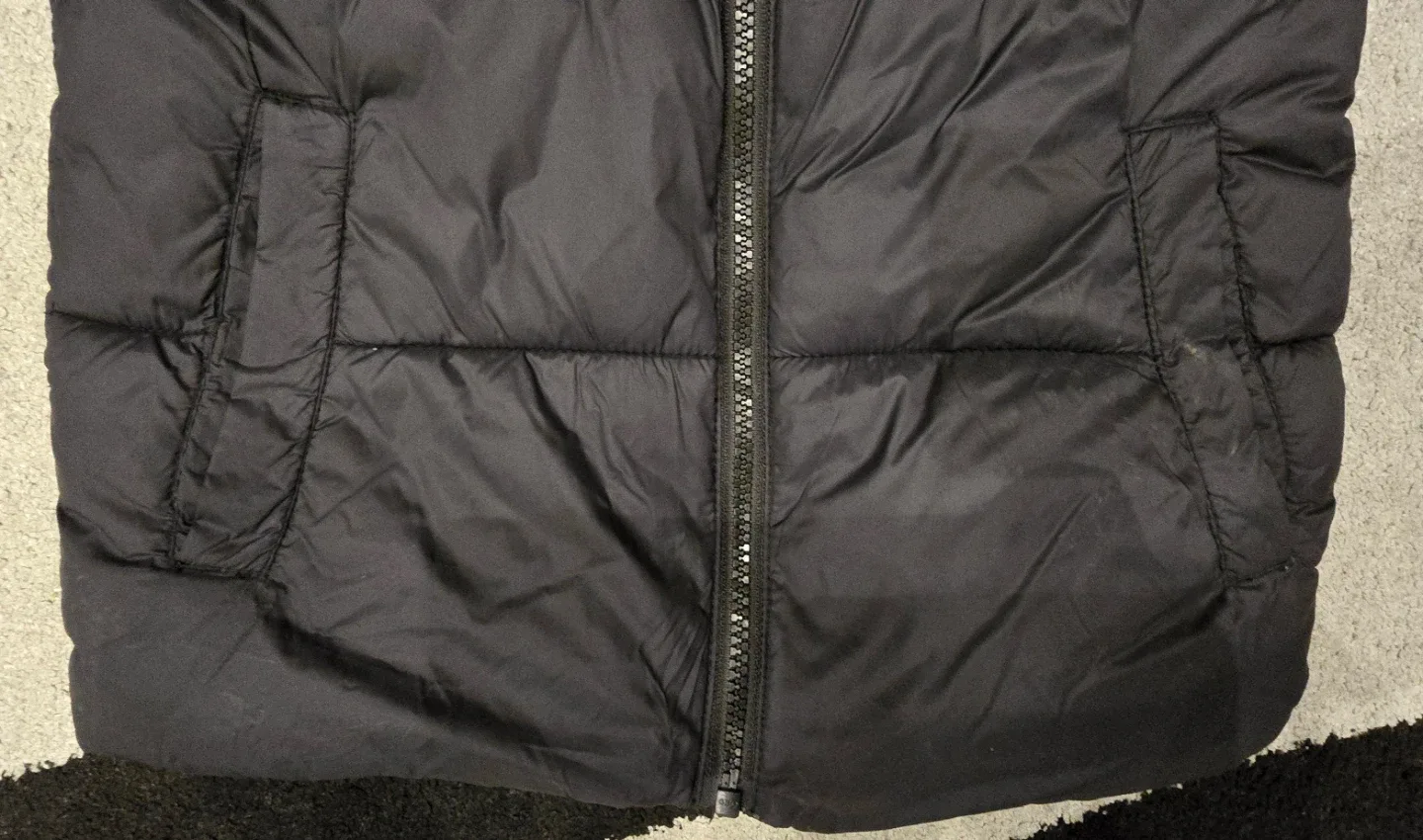 Old Navy Boys Black Puffer Jacket - Size M (8) image indicator(3)