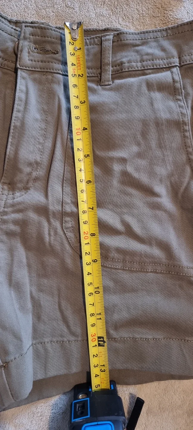 Suzy Shier Shorts - Size 5 image indicator(4)