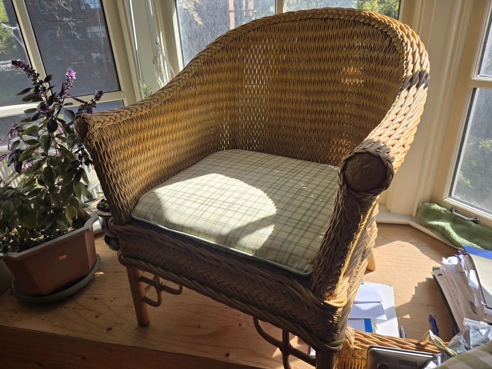 Rattan chairs (two in total) - photo 2