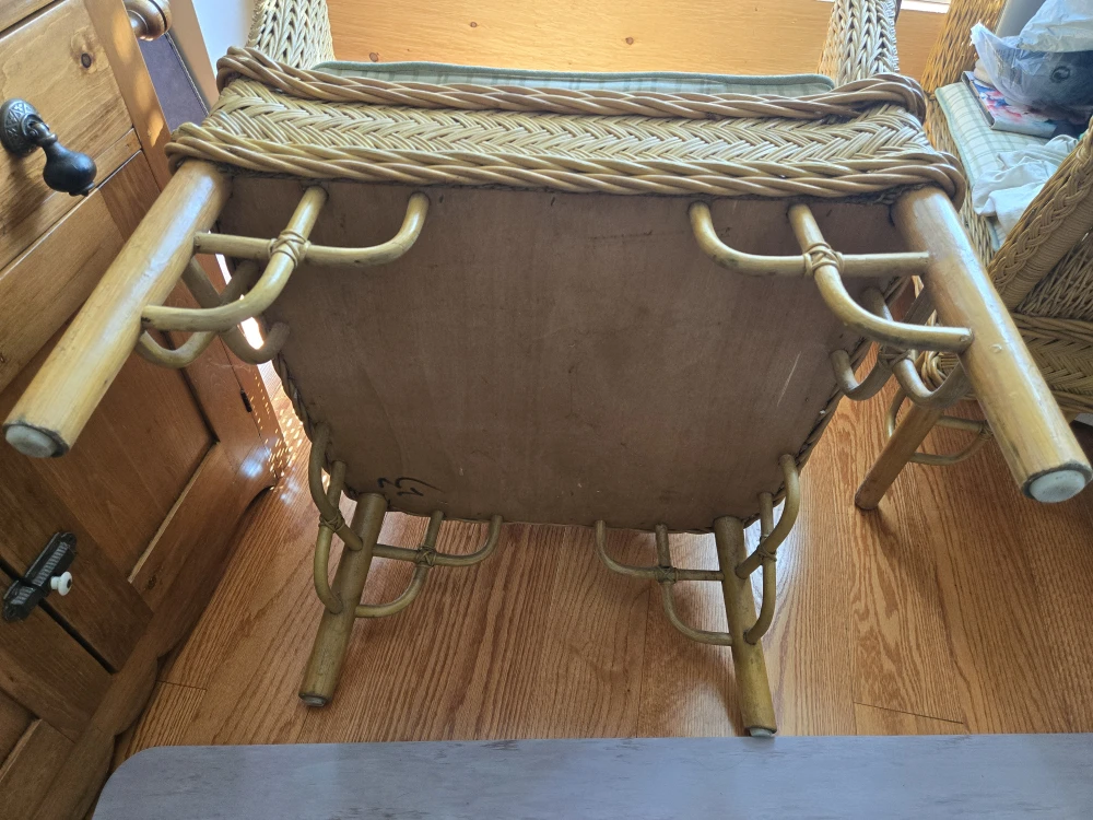 Rattan chairs (two in total) - photo 4