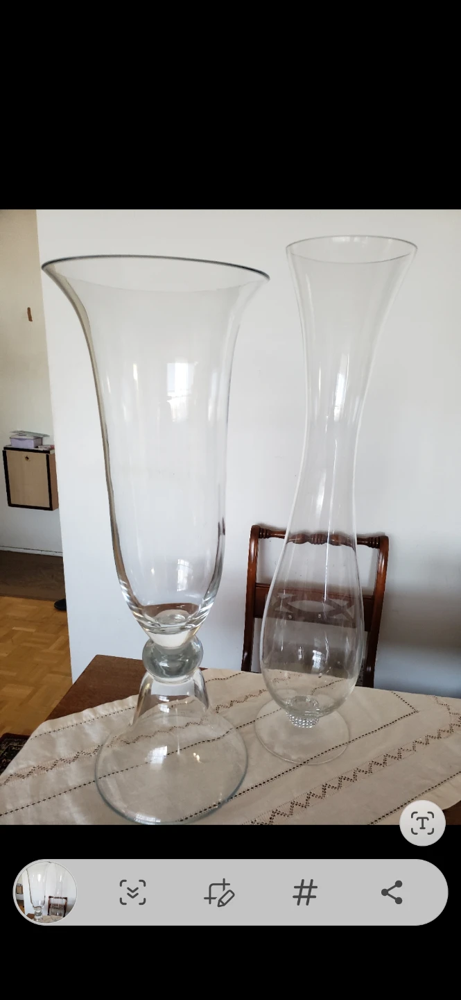 Two Clear Glass Vases - photo 2
