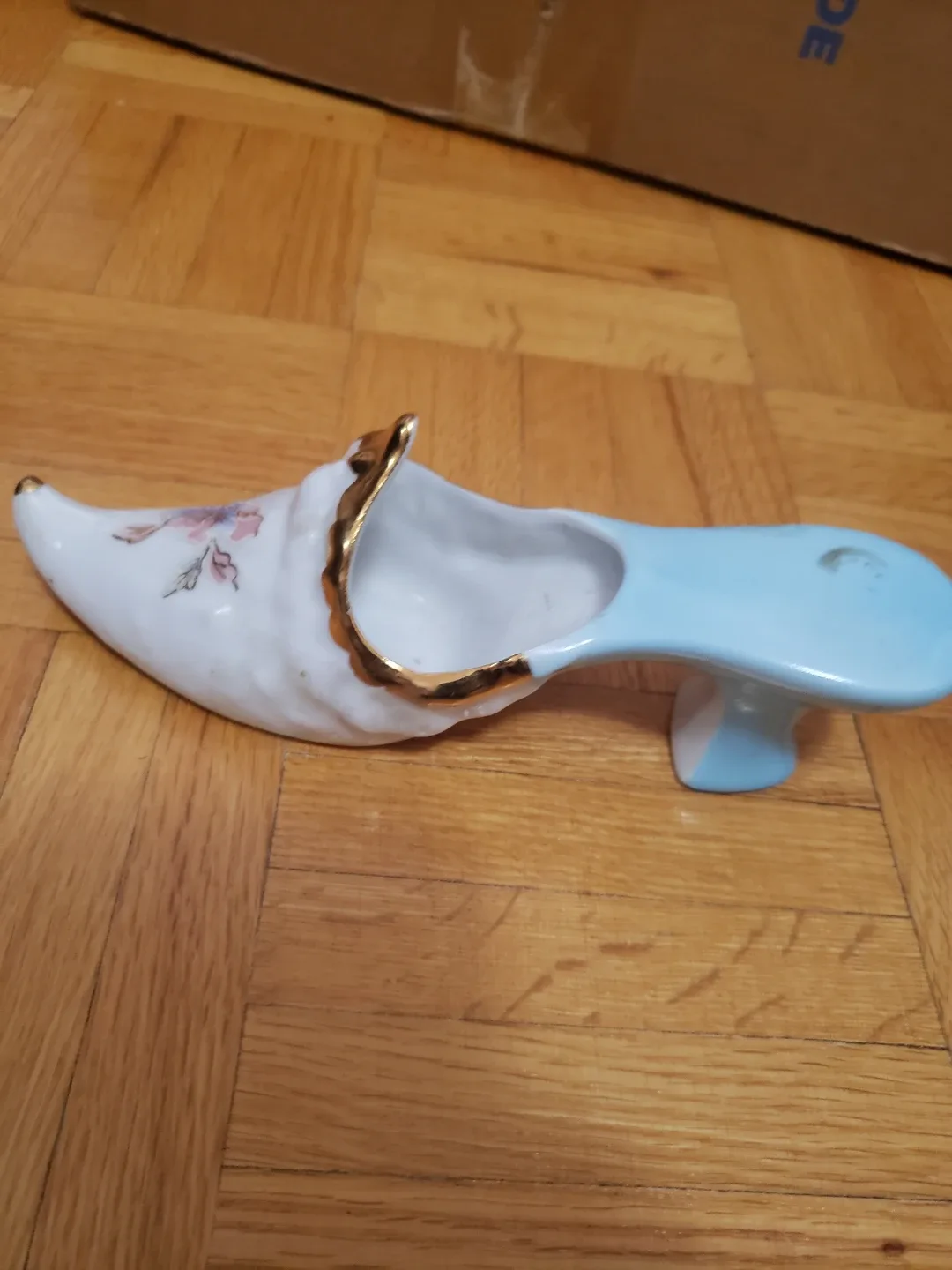 Two Clear Glass Vases image indicator(4)