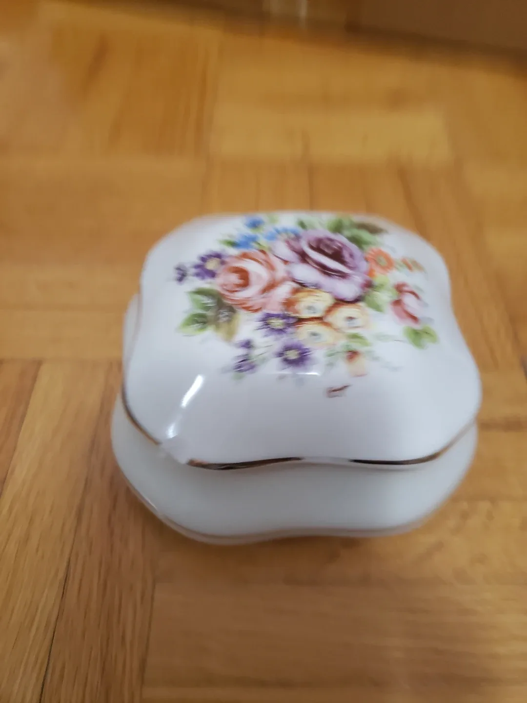 Two Clear Glass Vases image indicator(8)