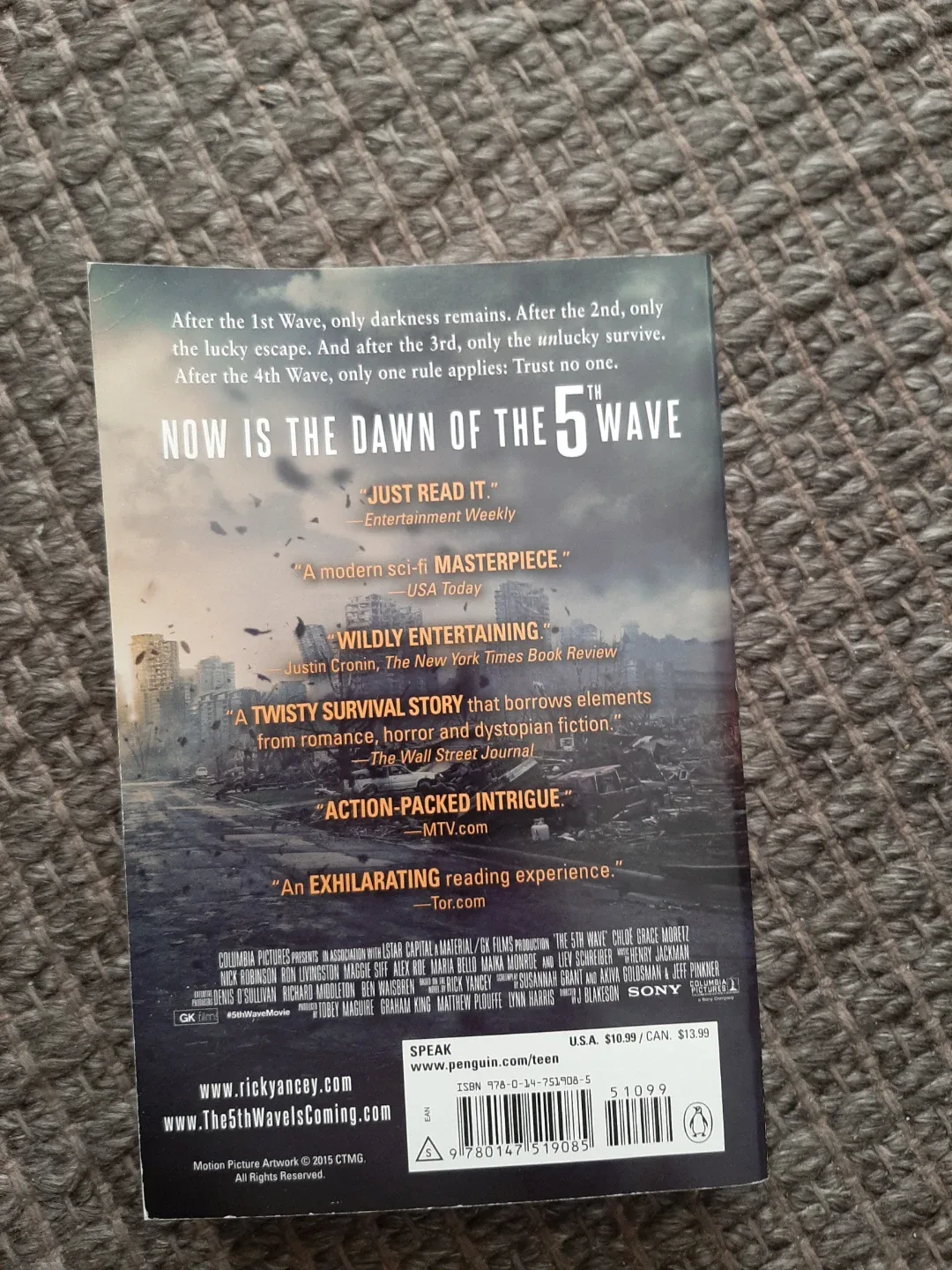 The 5th Wave by Rick Yancey image indicator(2)