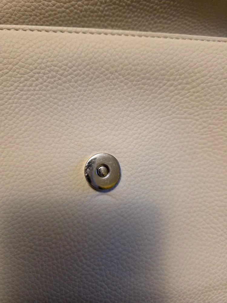 HUGO Cream Leather Handbag/ Shoulder Bag image indicator(8)