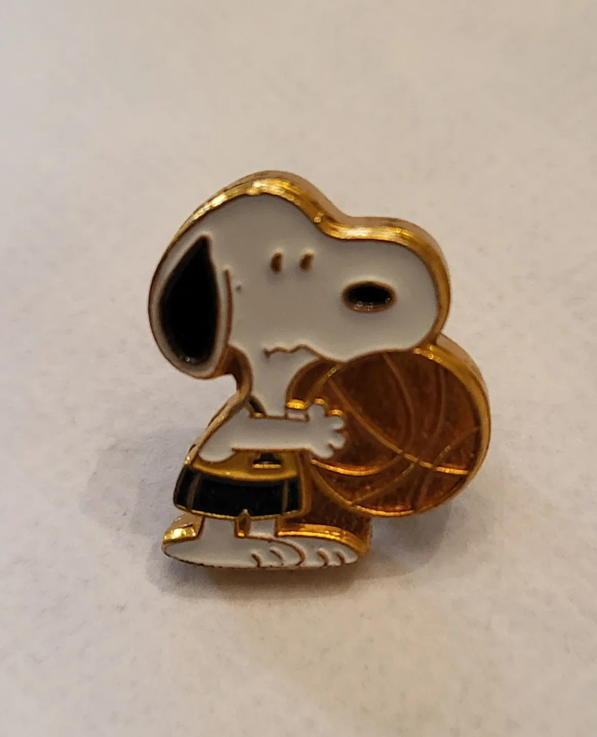 Vintage Aviva Snoopy Basketball Enamel Pin