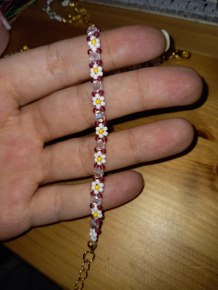 Handmade Daisy Beaded Bracelet - photo 4