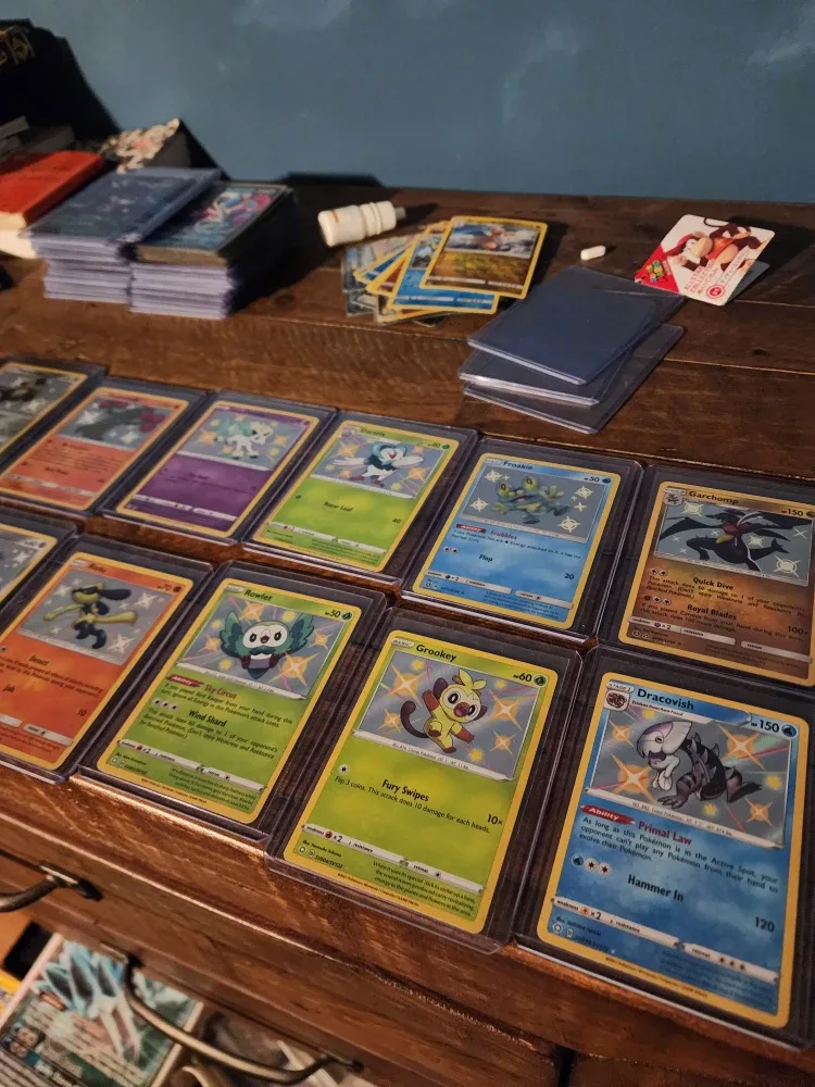 Pokemon Trading Cards Lot image indicator(2)