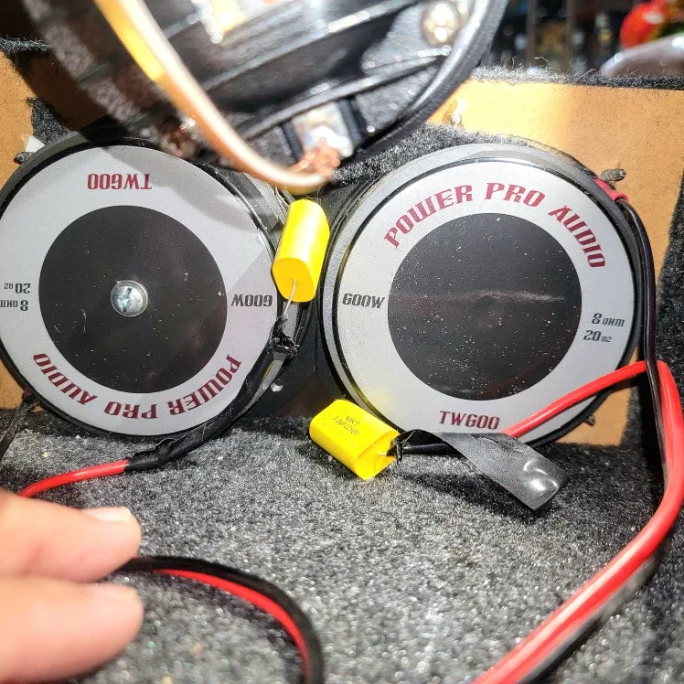 JBL & Kenwood Car Audio Speaker With Dual Sub Woofers & Tweeter image indicator(6)