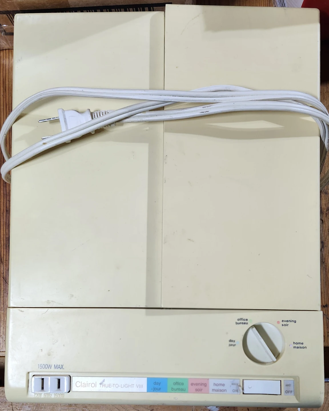 VINTAGE 1985 Clairol TRUE-TO-LIGHT VIII Vanity Mirror