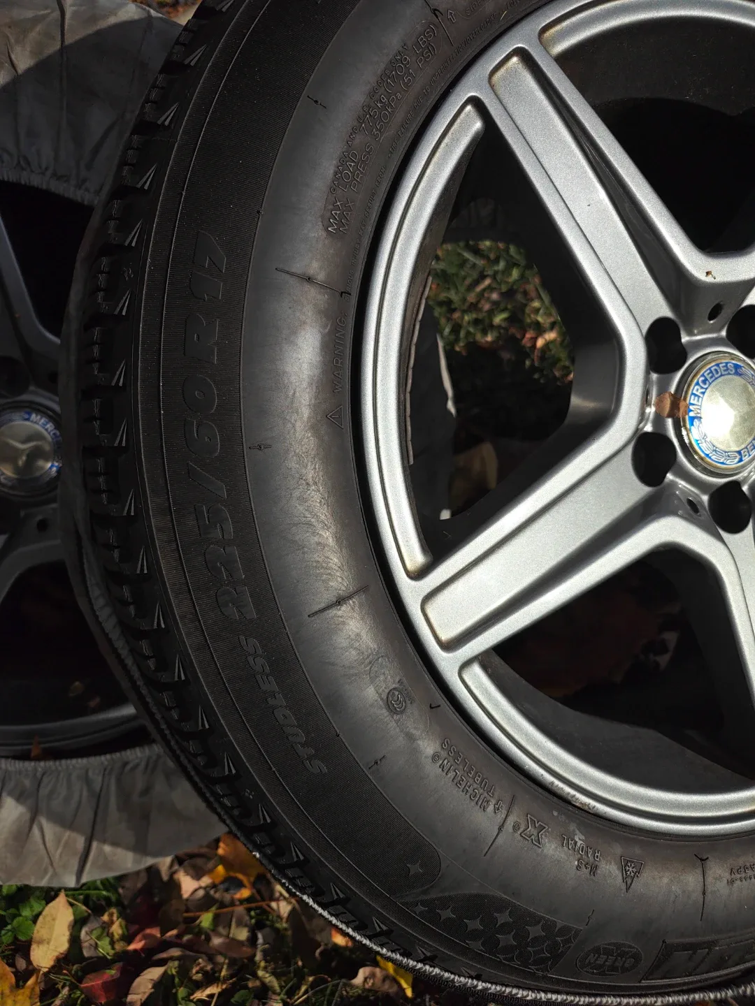 Michelin X-Ice 225/60R17 Winter Tire image indicator(7)