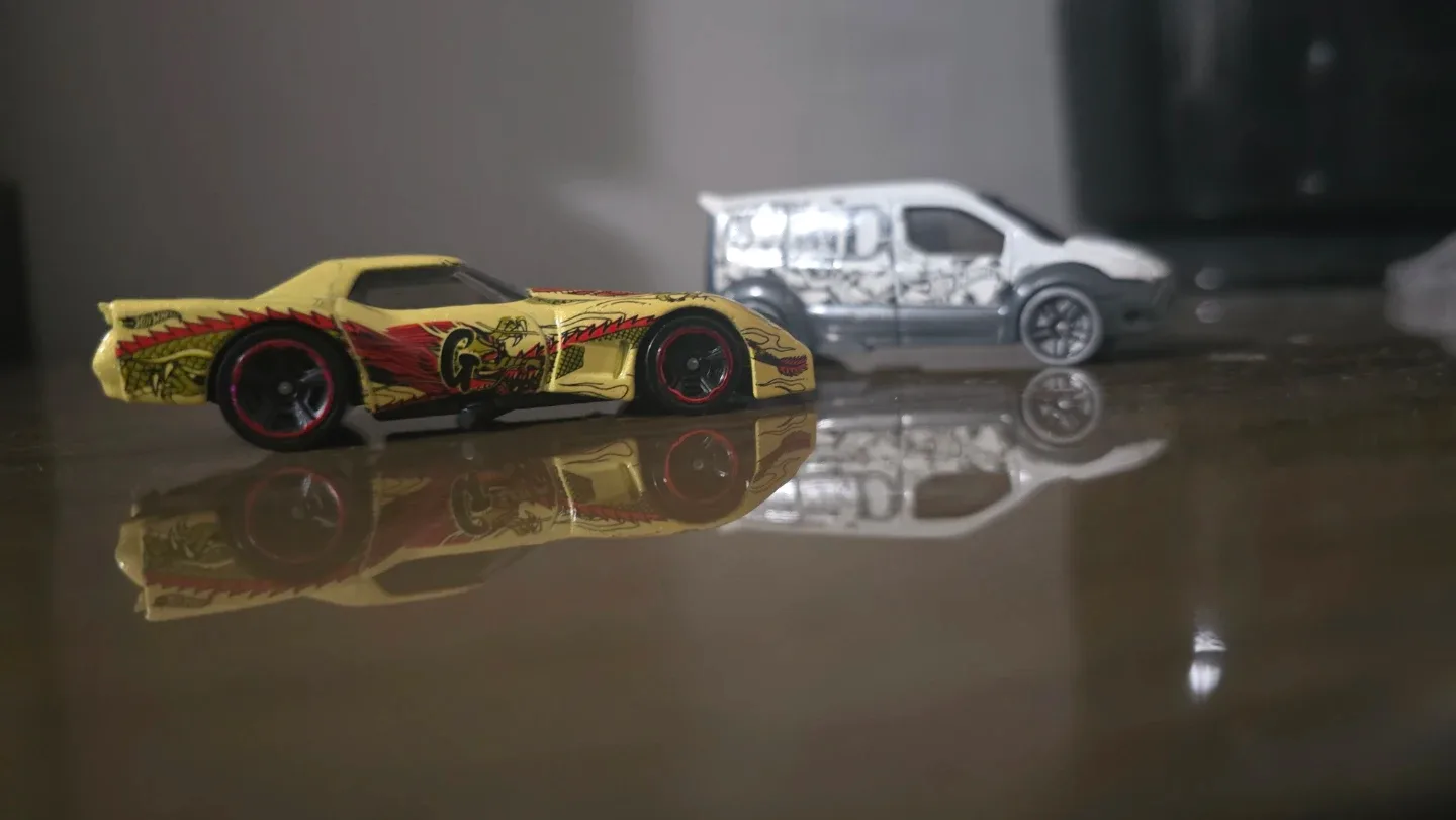 Hot Wheels Diecast Cars - Yellow & White image indicator(3)