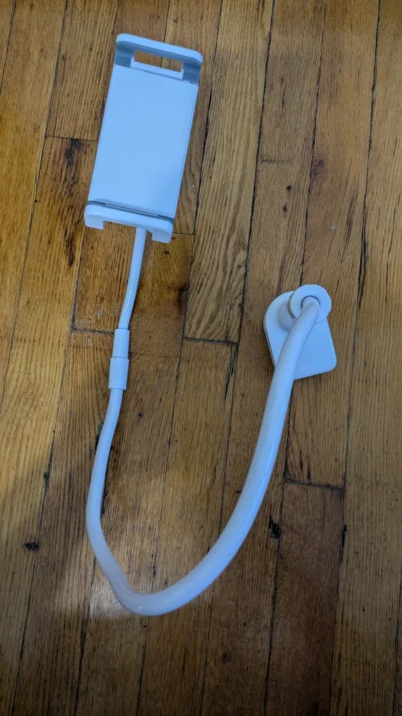 Tzumi Flexible tabletop Phone or tablet Holder image indicator(3)