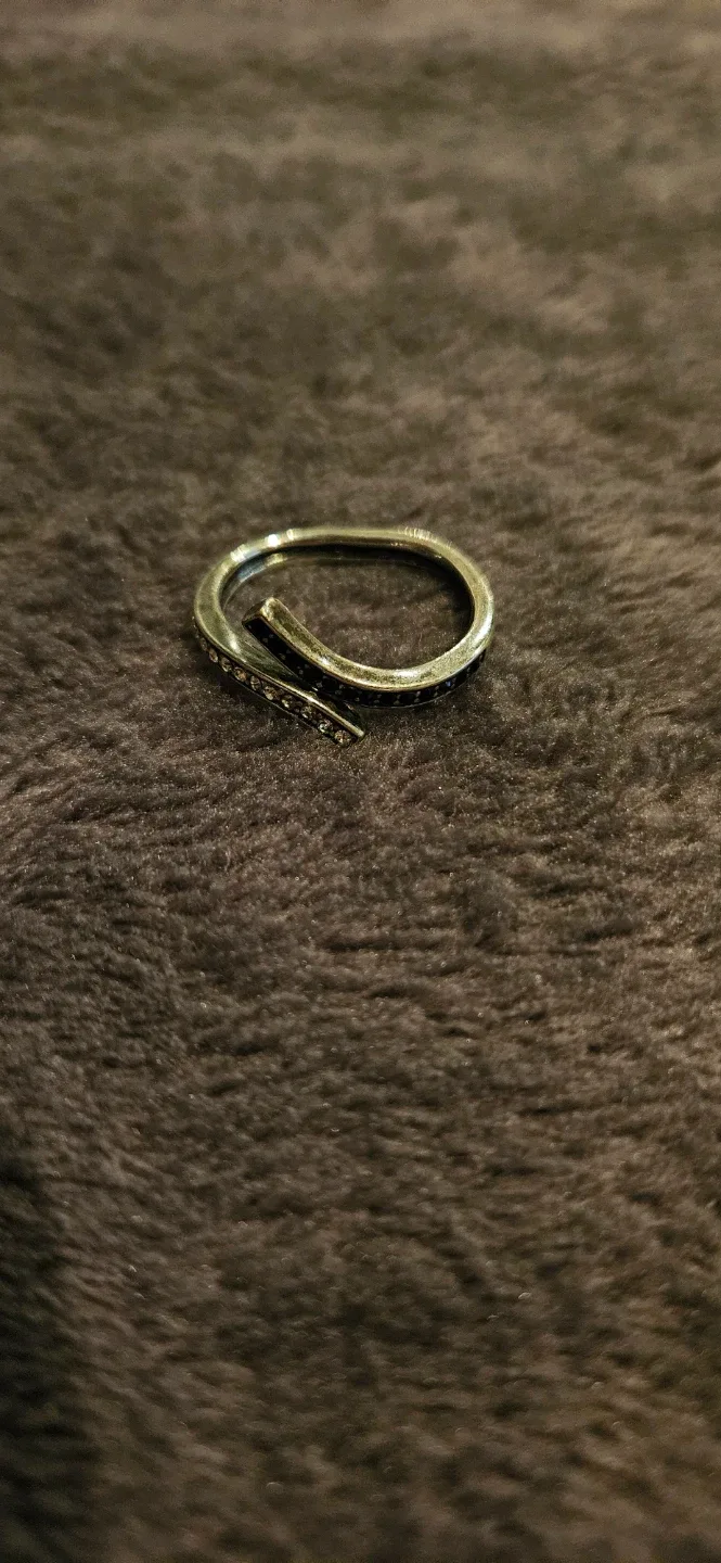 Size 7 Silver Ring with Cubic Zirconia thumbnail