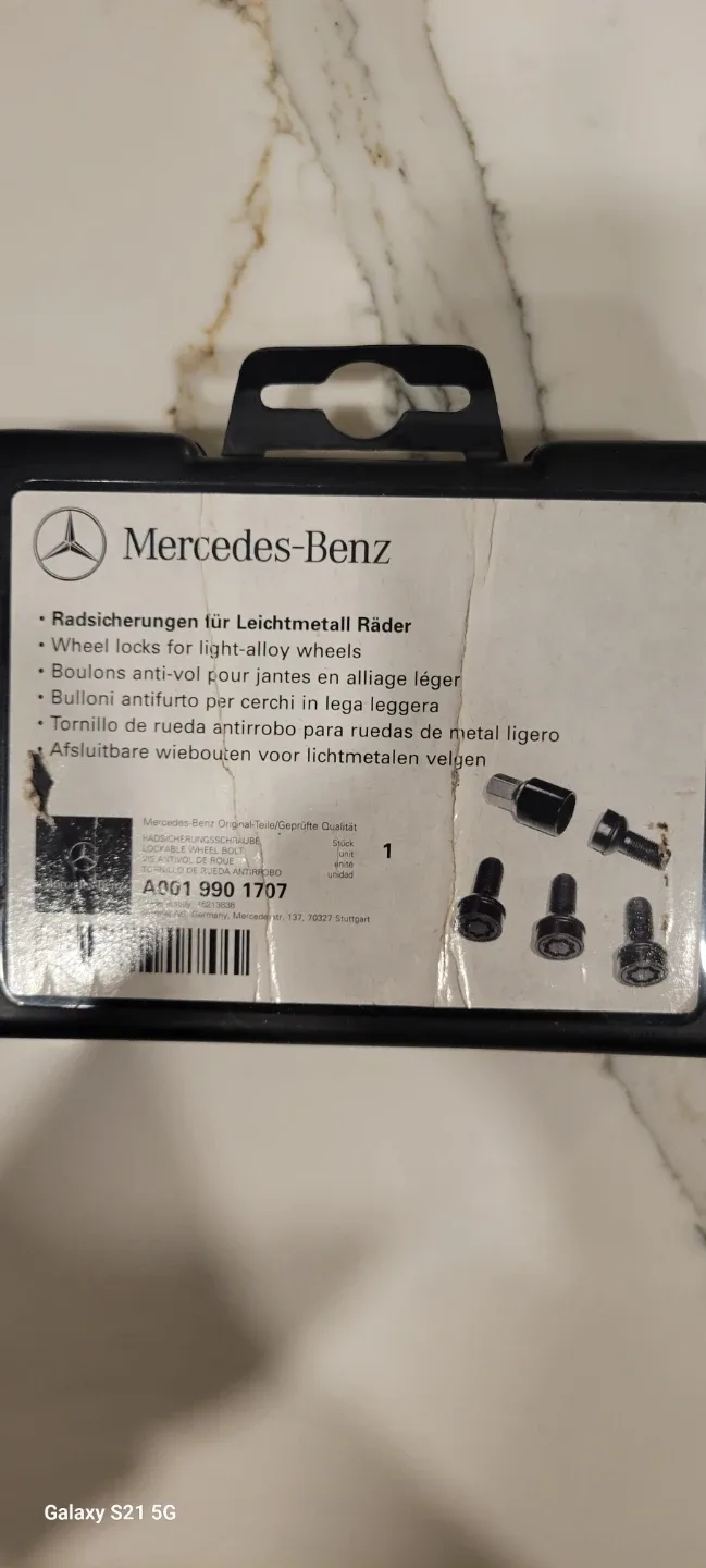 Mercedes-Benz Wheel Locks for Light-Alloy Wheels