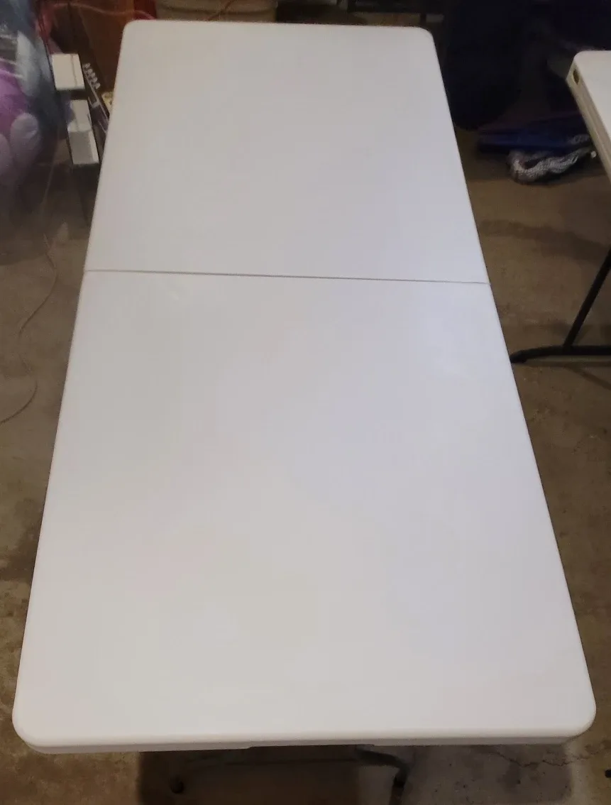 6’ Commercial-Grade Folding Table image indicator(2)