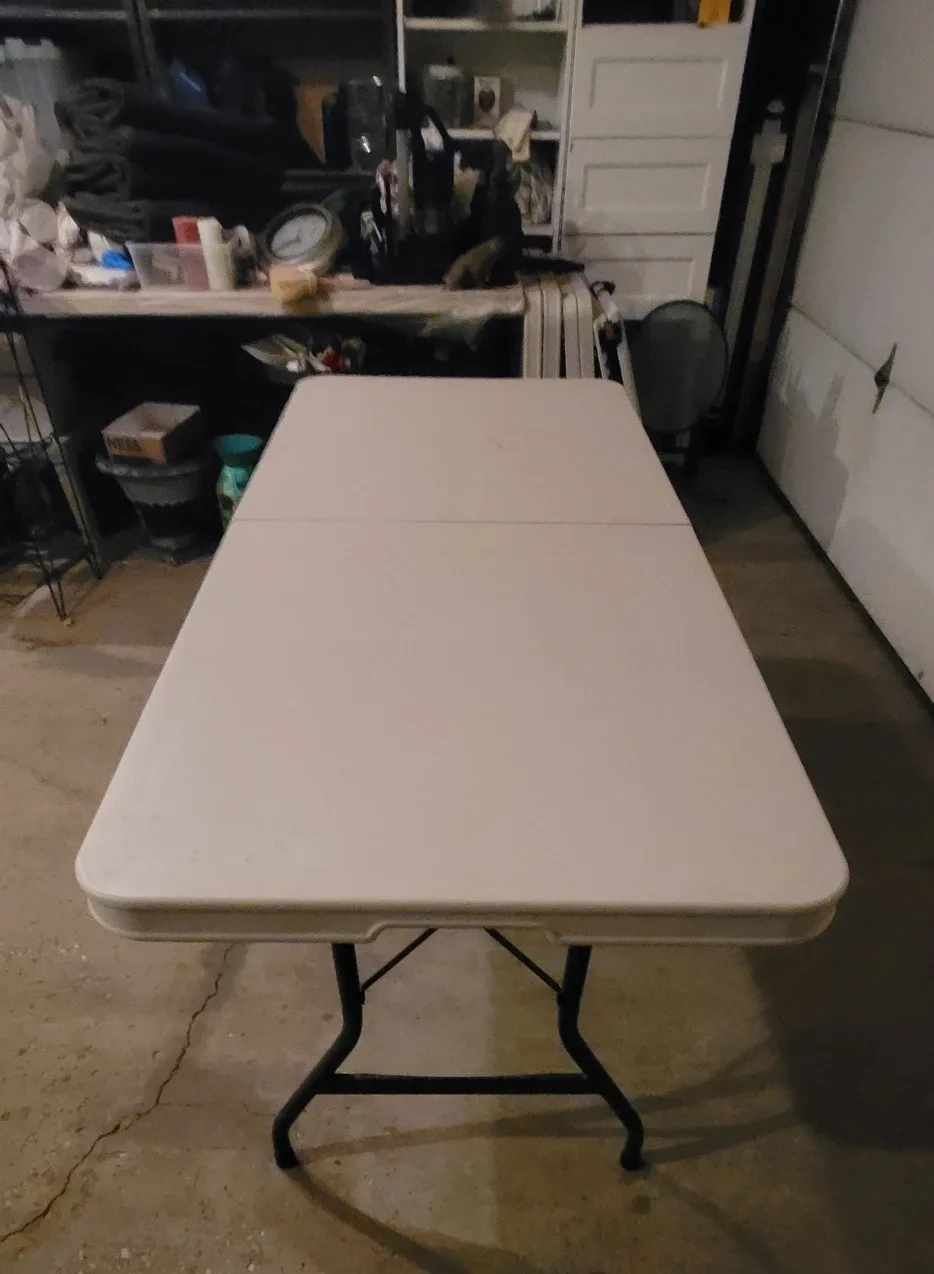 6’ Commercial-Grade Folding Table image indicator(3)
