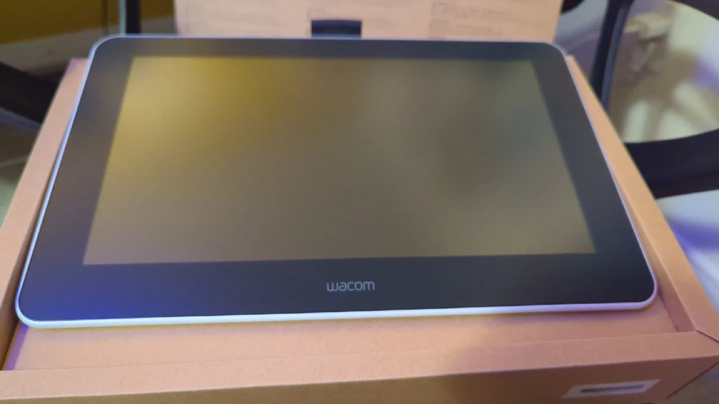 Wacom One Creative Pen Display 13.3" - Like New! image indicator(3)