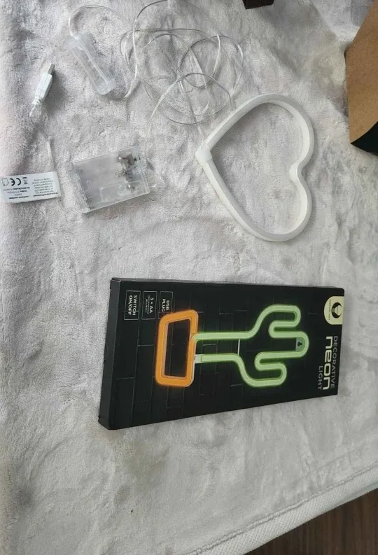 Decorative Neon Lights - Cactus & Heart image indicator(2)