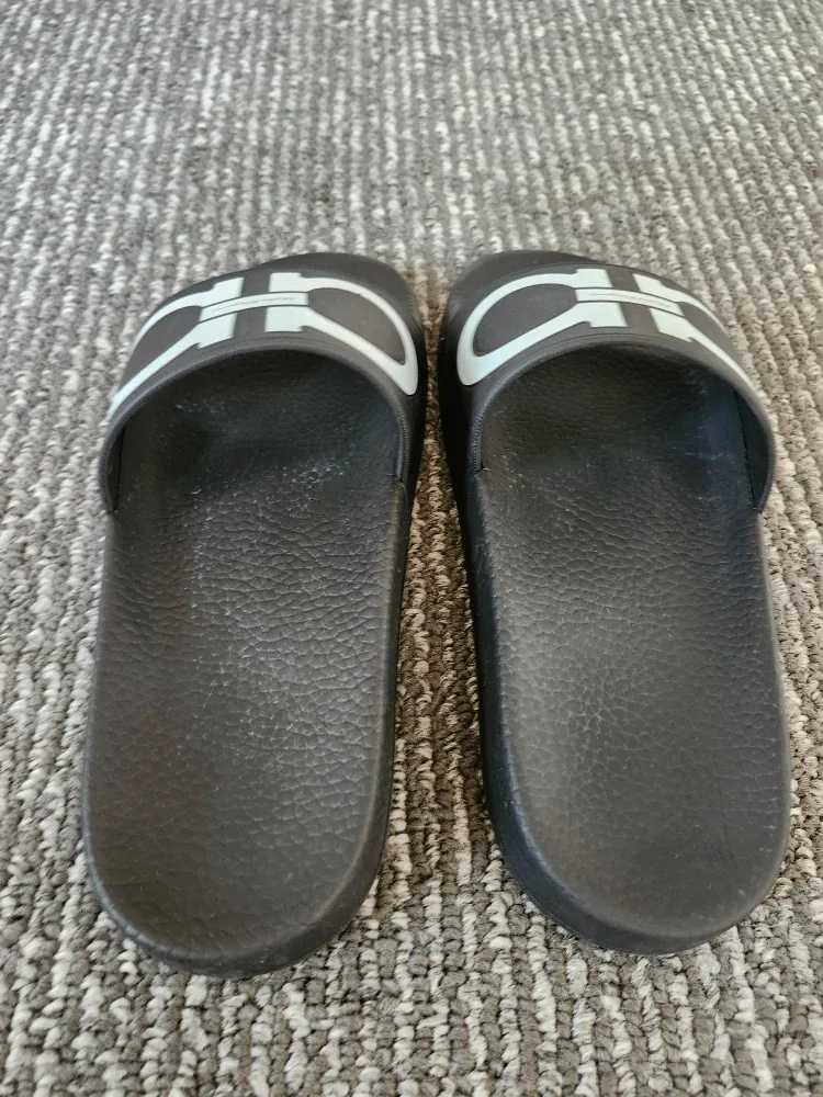 SALVATORE FERRAGAMO SLIDE SANDAL GROOBE GANCINI S 6 image indicator(7)