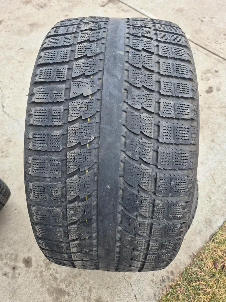 Toyo 315/35R20 110H Winter Tires