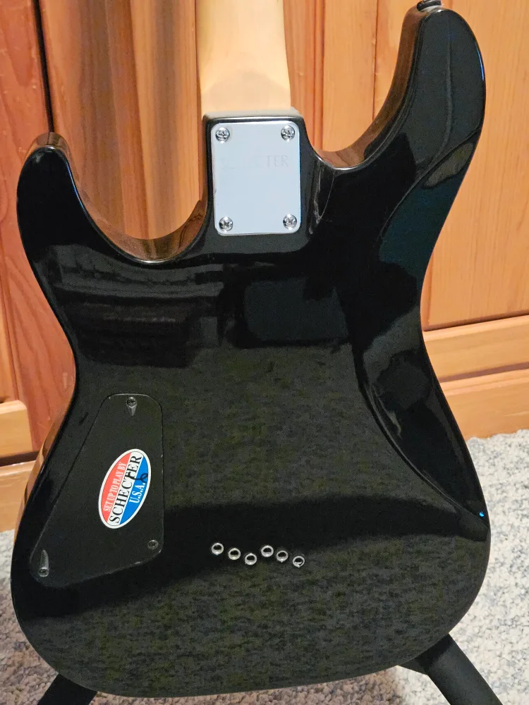 SCHECTER Omen 6 VOX Guitar & Valvetronix Amp & Stand image indicator(10)