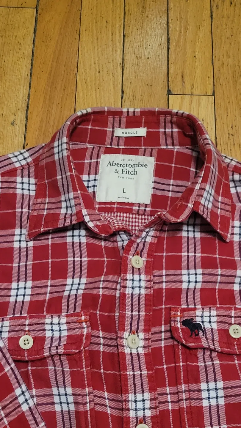 Abercrombie & Fitch Red Plaid Flannel Shirt - Size L image indicator(2)