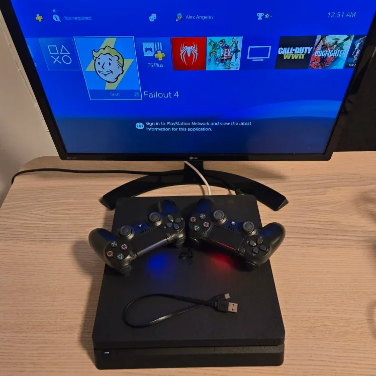 Ps4 Slim 1TB.  FW 11.02. Perfect condition, no issue. Moddable