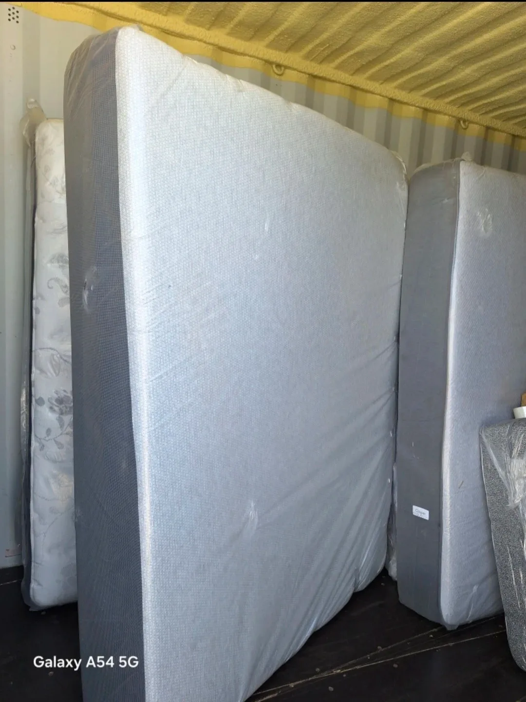 Queen mattress clearance sale! image indicator(3)