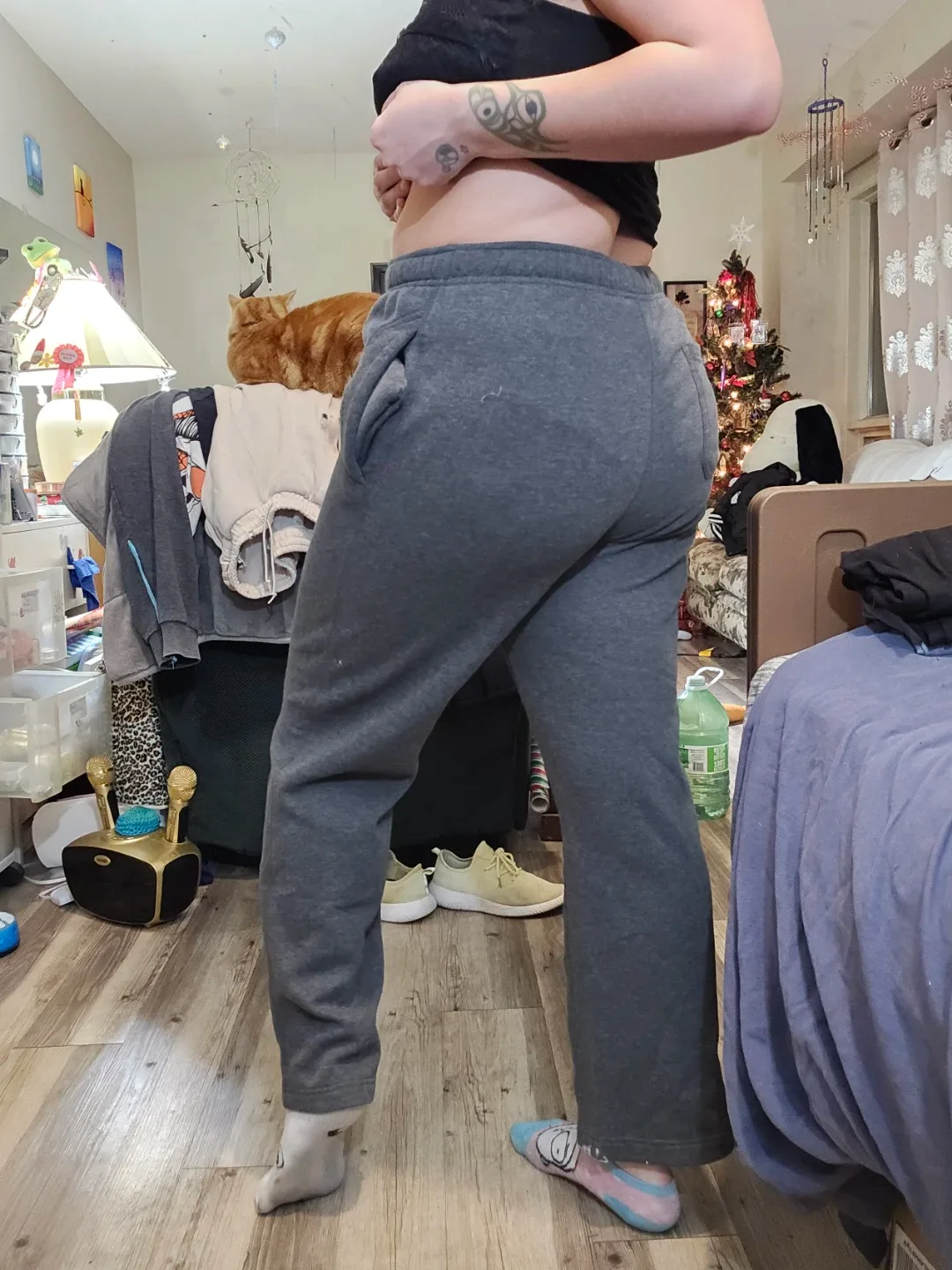 Grey Sweatpants image indicator(2)