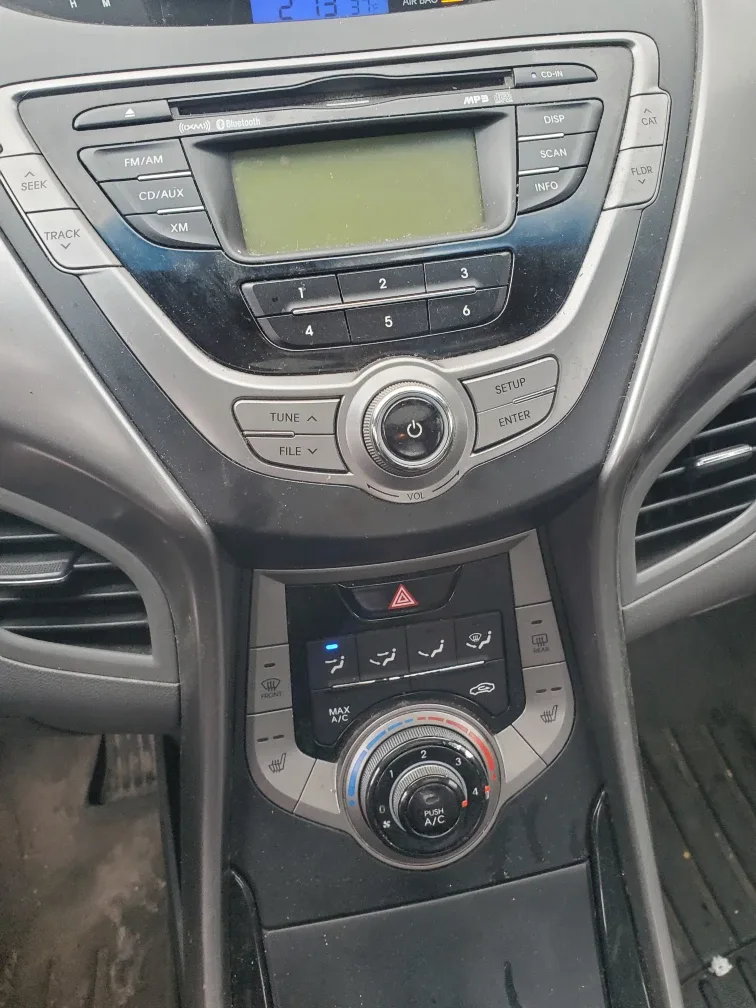 Hyundai Elantra - Blue Sedan image indicator(10)