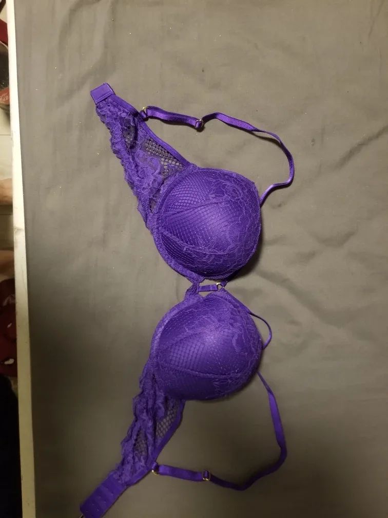 Victoria's Secret Bombshell Bra 32C Purple