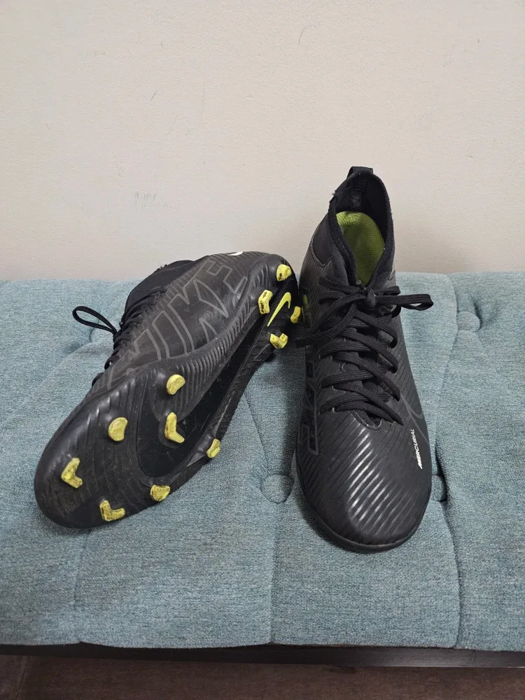 Nike Mercurial Football Shoes image indicator(2)