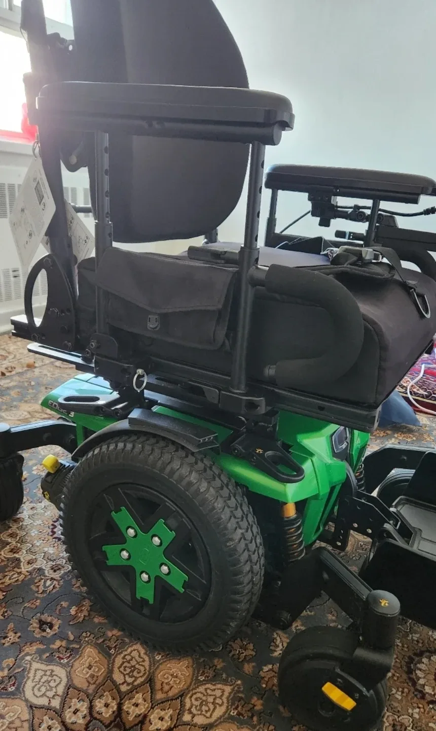 Quantum Edge 3 Stretto Power Wheelchair image indicator(2)