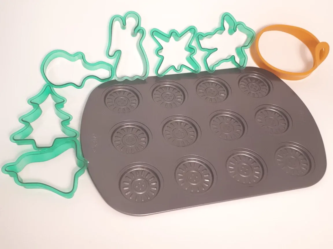 Baking & Kitchenware Lot image indicator(3)