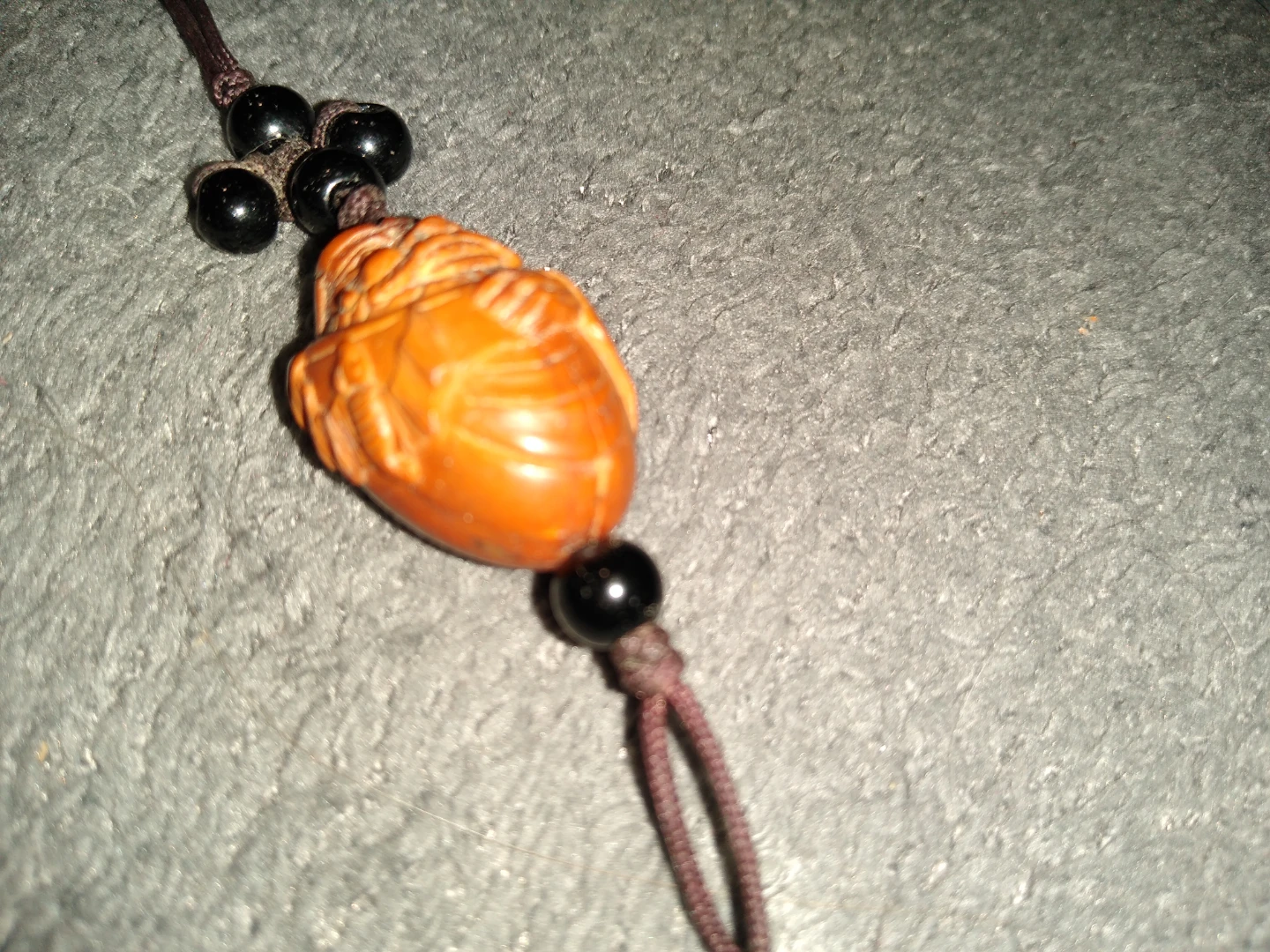 Chinese antique hand-carved Olive pit pendant - photo 2