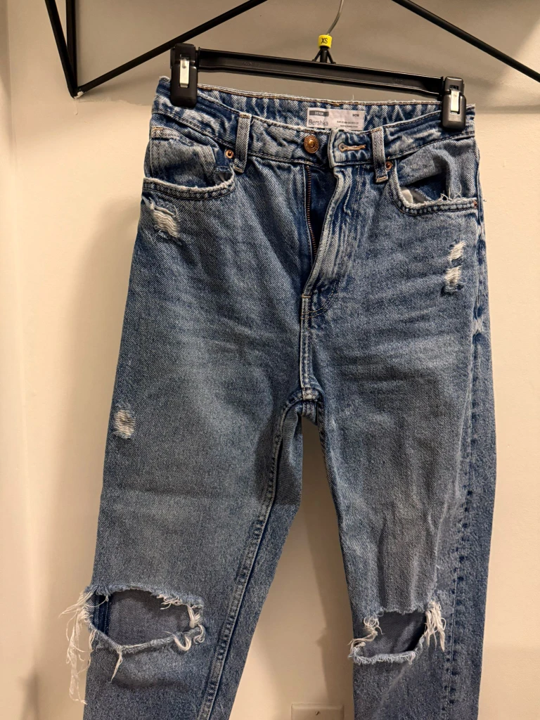 Bershka Mom Jeans - Size 32