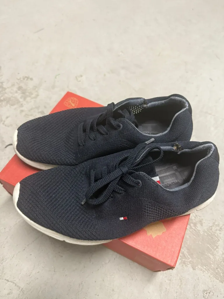 Tommy Hilfiger Navy Blue Sneakers #cleanout
