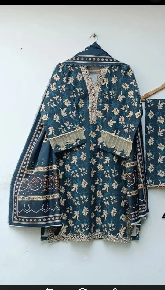 Semi-Formal Embroidered Dress, Size M image indicator(3)