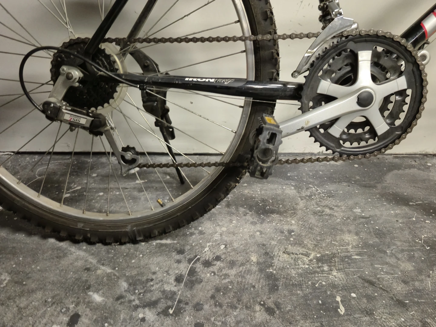 Iron Horse Mountain Bike - Great Condition! - photo 3