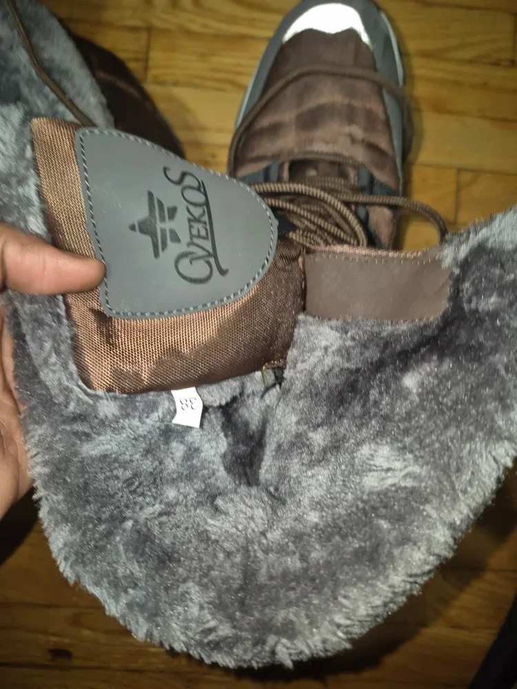 Qvekos Winter Boots - Size 8