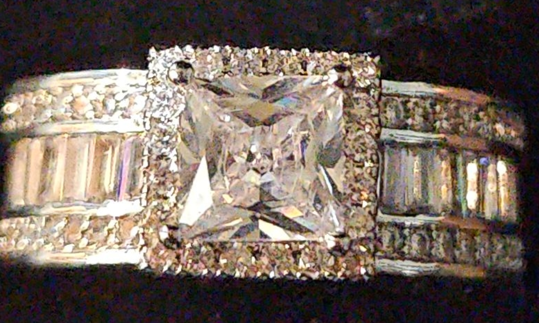 Sparkly Ring