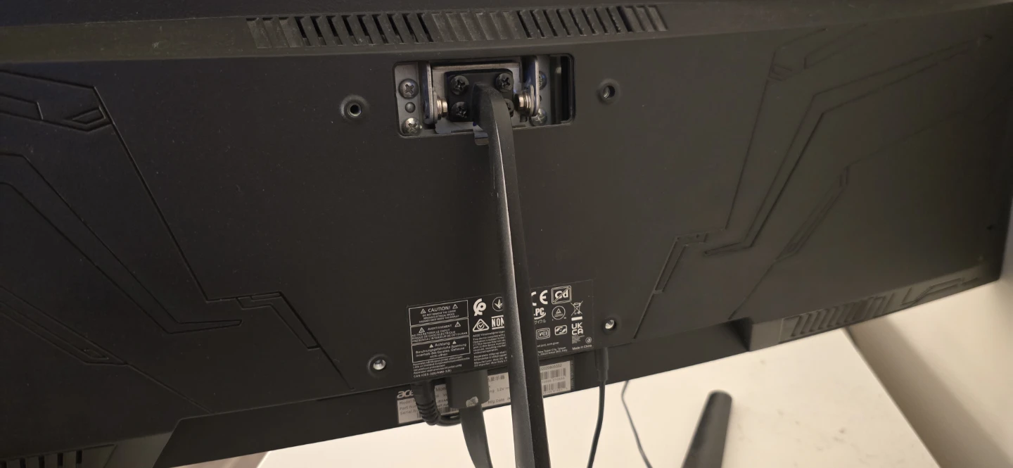Acer ED320QR 32" Curved Gaming Monitor - Like New! - photo 3