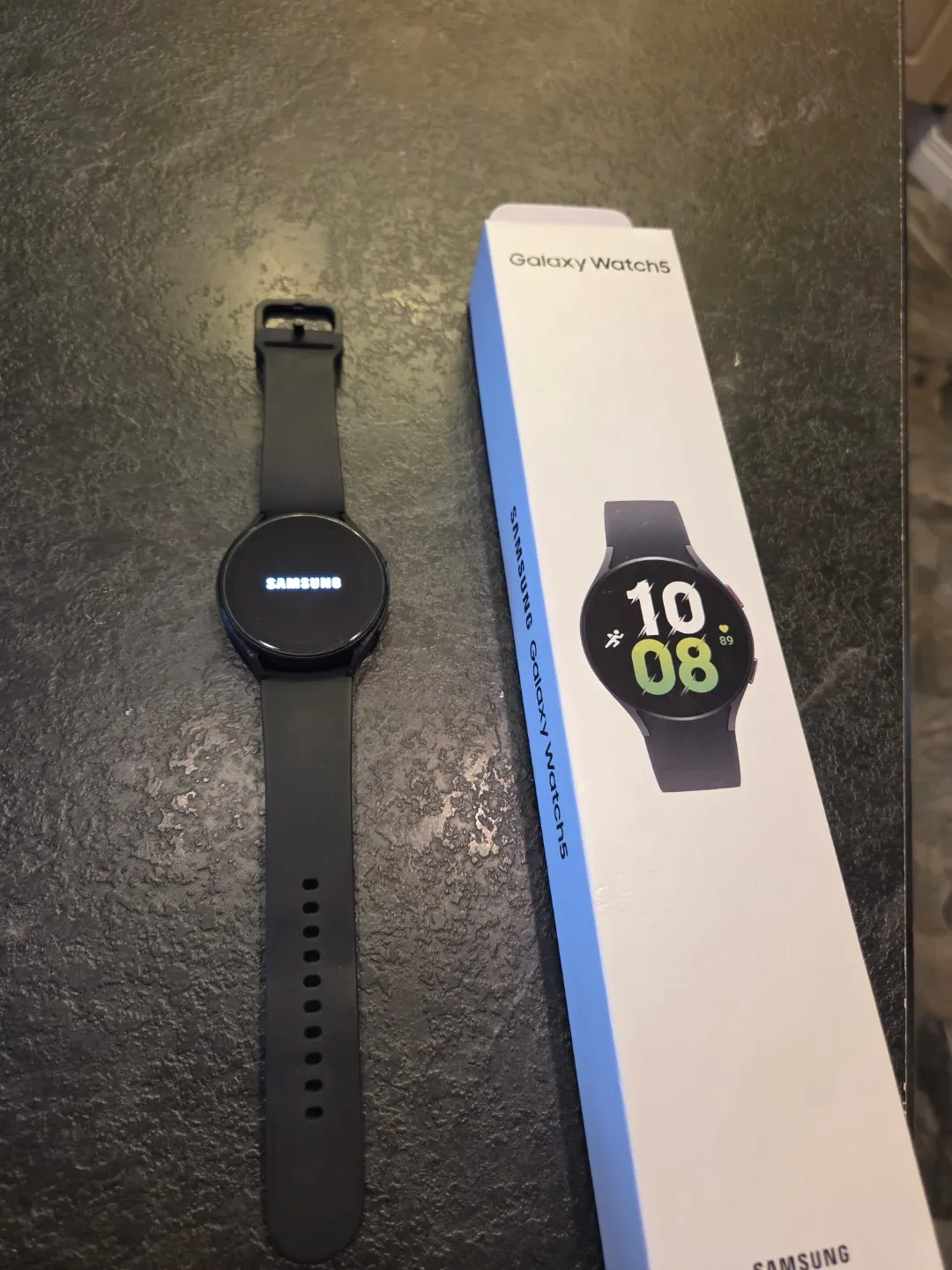 Samsung Galaxy Watch5 - Like New!