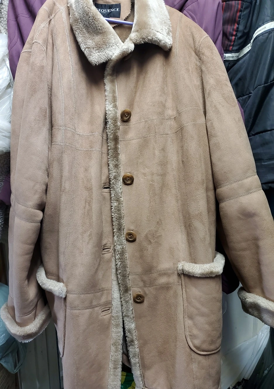 Beige warm winter coat - photo 2