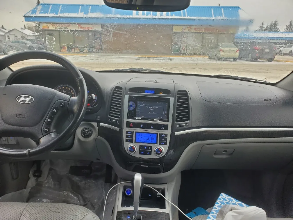 Hyundai Santa Fe SUV image indicator(8)