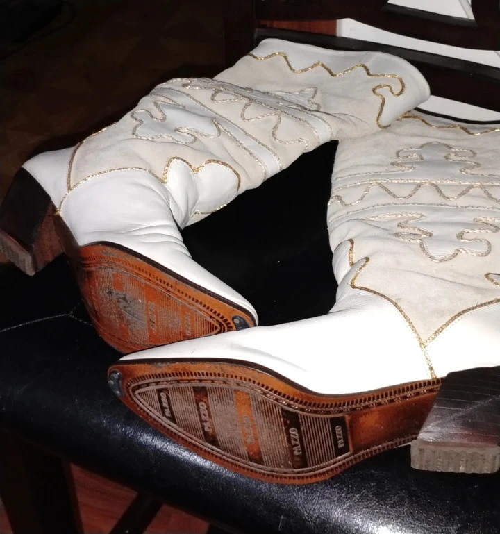 White Leather Boots with Embroidered Design - photo 4