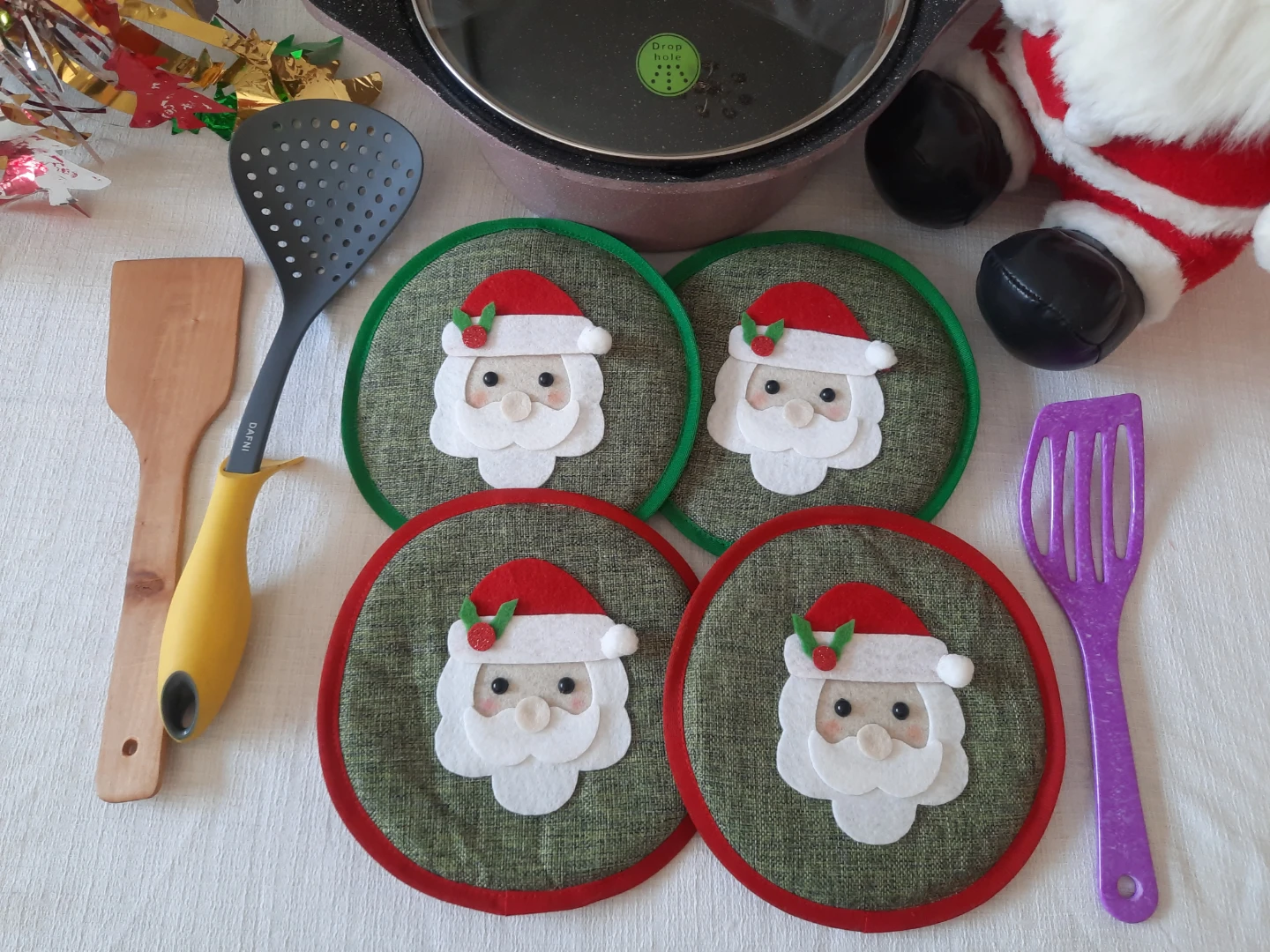 Christmas Santa Coasters & Kitchen Utensils - photo 2